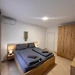 Essence Living By Adriatic Living Appartamento Durrës